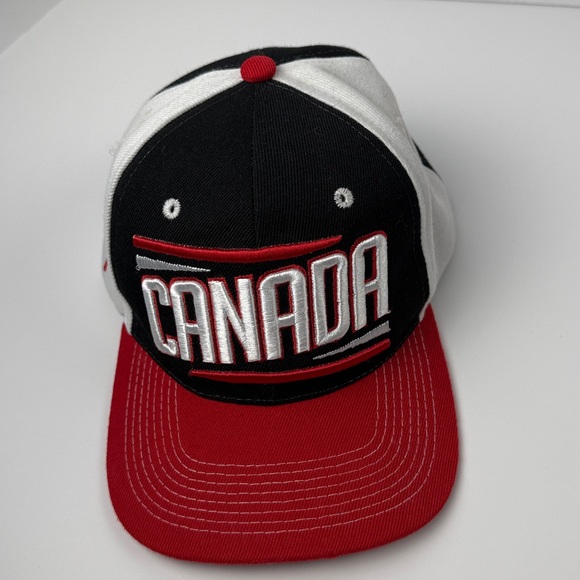 Black and Red Canada Cap - Picture 4 of 5